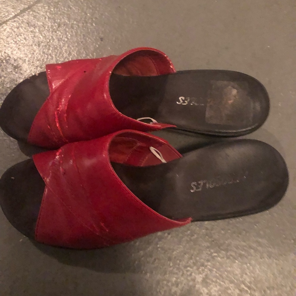 Woman beautiful slippers size 7